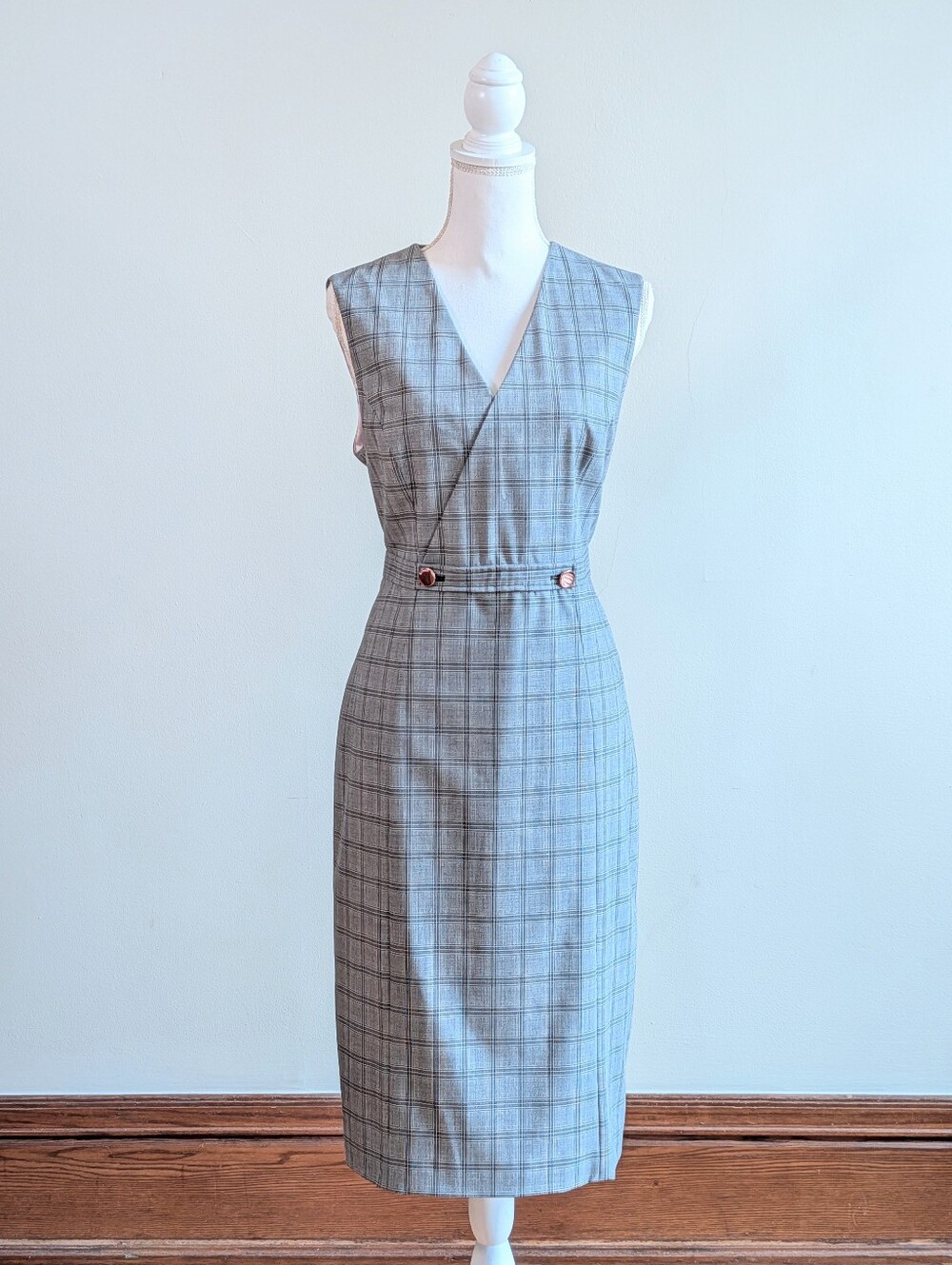 Like New Ted Baker Gray Plaid V-Neck Midi Sheath Dress